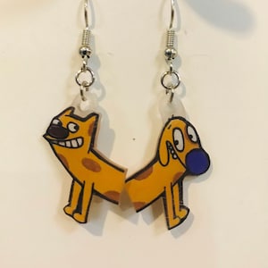 Op CatDog geïnspireerde oorbellen