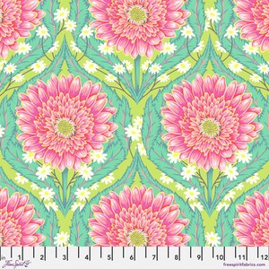 Untamed | Tula Pink | Daisy and Confused - Moonbeam | Tula Pink | Free Spirit Fabrics