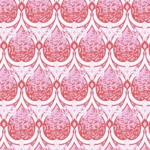 Puede incluir: Patrón repetitivo con barcos estilizados dentro de marcos ornamentados en forma de lágrima. El diseño utiliza tonos de rojo, rosa y blanco, creando una estética náutica vintage. Adecuado para tela o papel pintado.