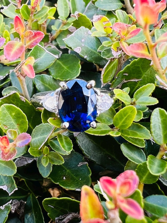 Platinum 3.23ctw GIA sapphire and trillion diamond right hand ring