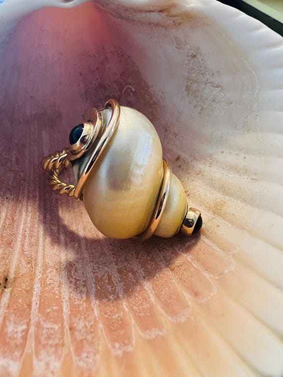 Seaman Schepps 18k Turbo Shell Ring