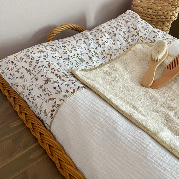 Housse de matelas à langer en double gaze de coton écru et Liberty® Théo gold moutarde