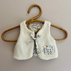 Reversible shepherd vest in Liberty® Theo gold and unbleached curly moumoute image 6