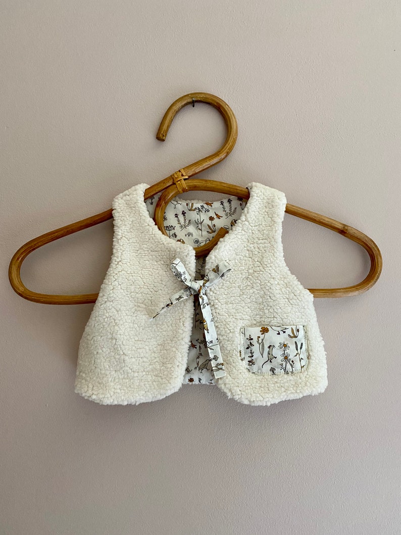 Reversible shepherd vest in Liberty® Theo gold and unbleached curly moumoute image 6