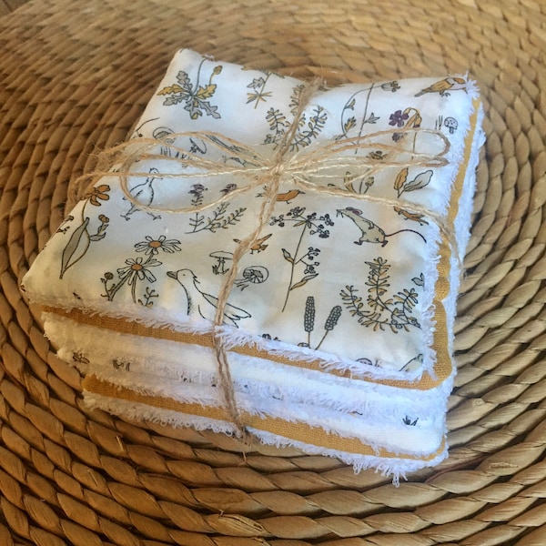 Set of 6 washable, reusable wipes in bamboo sponge and Liberty ® Théo gold