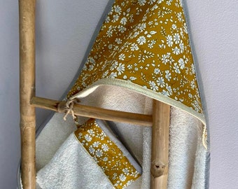 Bath outlet and matching glove in unbleached sponge and Liberty ® Capel Mustard