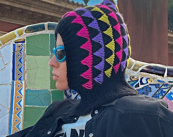 Gorro de lana pasamontañas en negro con triángulos multicolores,casco de punto,gorro de punto,pasamontañas de ganchillo, capucha de punto