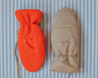 Bicolor Puffer Mittens on Strings in orange and beige