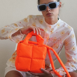 MINI PILLOW PUFFER essential bag in neon orange , tote bag , neon mandarin bag