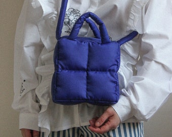 MINI PILLOW PUFFER essential bag in admiral blue, tote bag