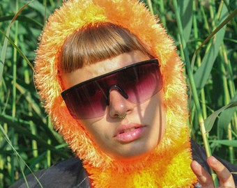 Gorro con pasamontañas en naranja mandarina de pelo sintético Yeti de Fuzzy