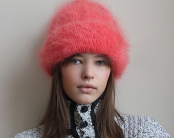 Gorro de mohair premium tejido a mano en coral