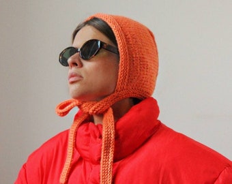 Cappello a farfalla per adulti lavorato a mano, in lana color mandarino succoso