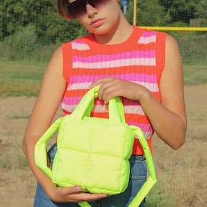 MINI PILLOW PUFFER essential bag in neon yellow, metallica tote bag image 8