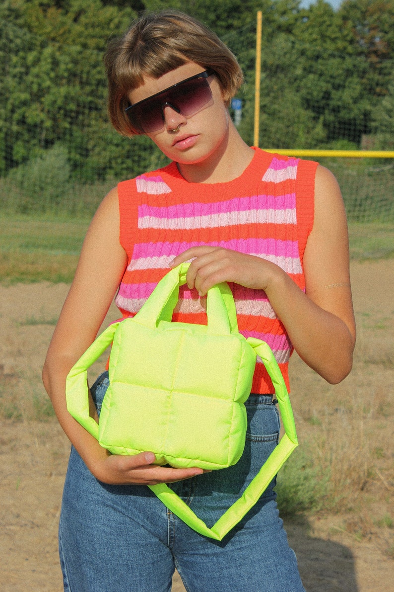 MINI PILLOW PUFFER essential bag in neon yellow, metallica tote bag image 8