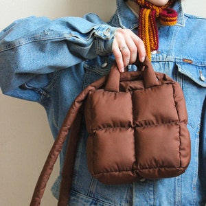 MINI PILLOW PUFFER essential bag in teddy brown tote bag image 4