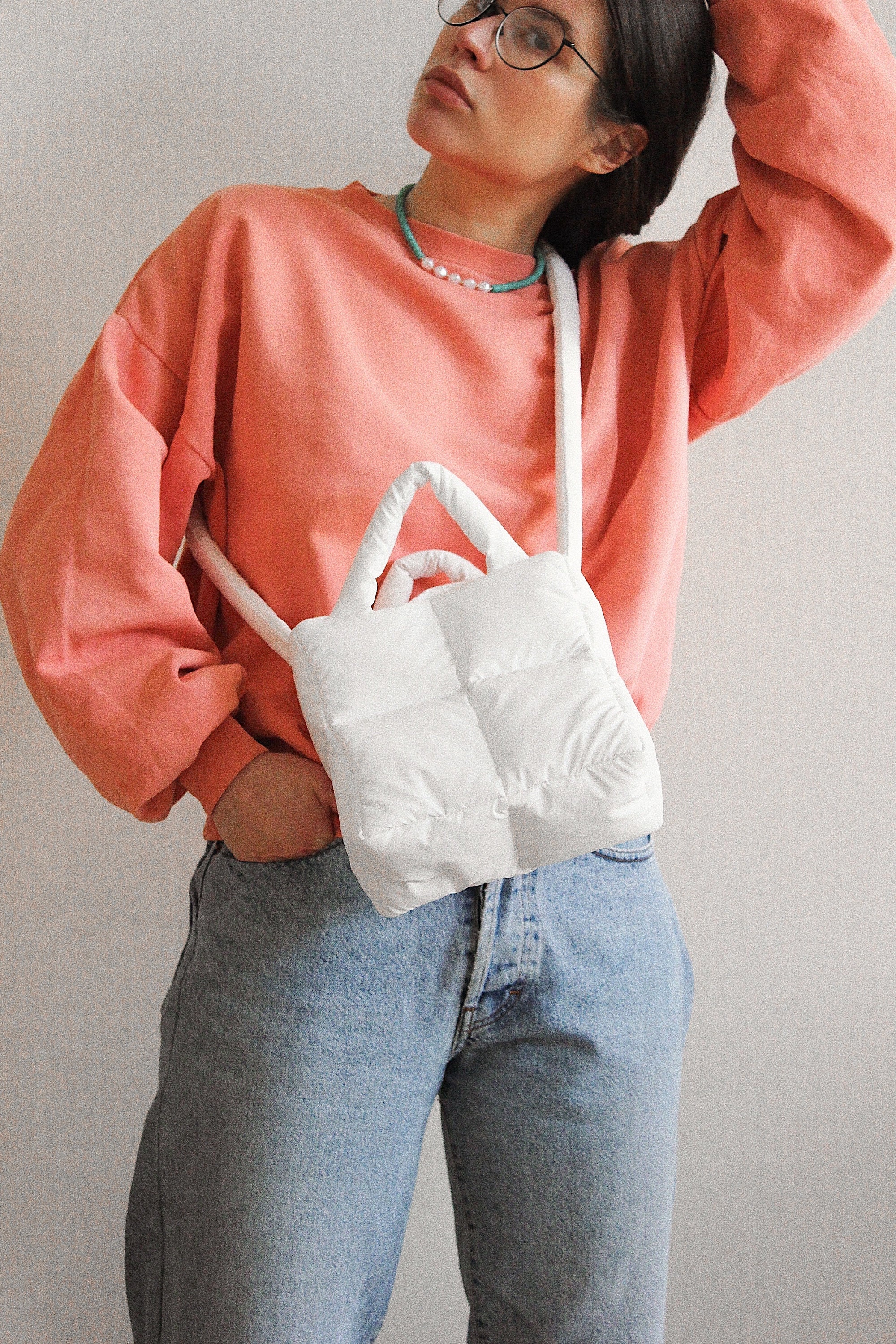 ポーチ EMIS PUFFER MICRO BAGWHITE MINI PILLOW PUFFER Essential Bag in White, Tote Bag - Etsy