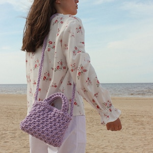 Сoarse knitted crossbody bag in lilac lavender , tote bag image 8