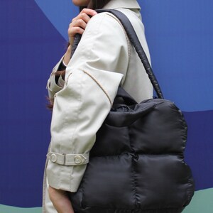 PILLOW Puffer bag in charcoal black,Padded Super Puffer Oversize Tote Shopper Bag Shoulder Bag Quilted Bag image 8