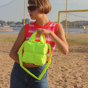 MINI PILLOW PUFFER essential bag in neon yellow, metallica tote bag image 9