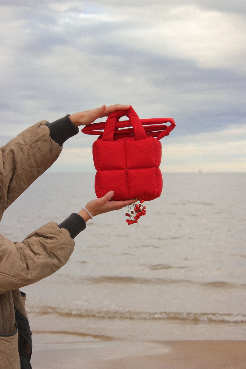 MINI PILLOW PUFFER essential bag in red tote bag image 4