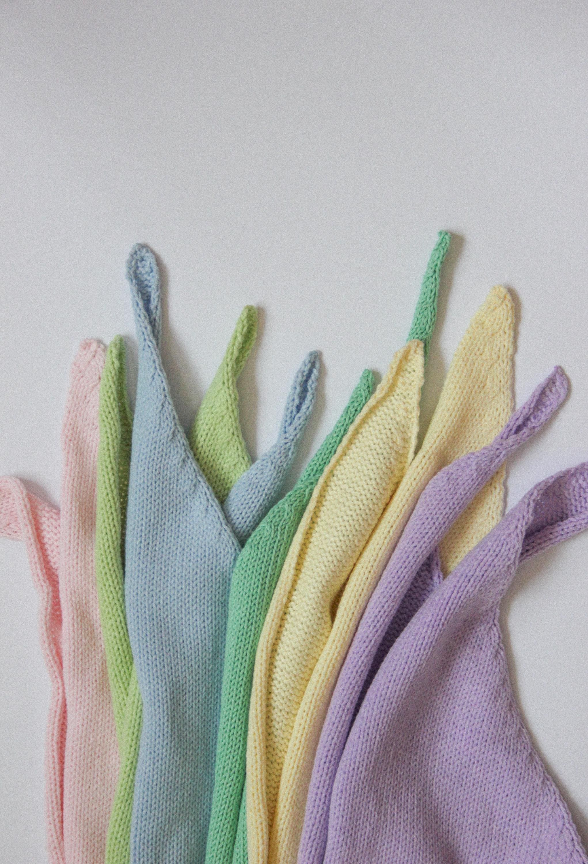 Handgestricktes Frühlingskopftuch in Babyblau, Kopftuch, Sonnenhut