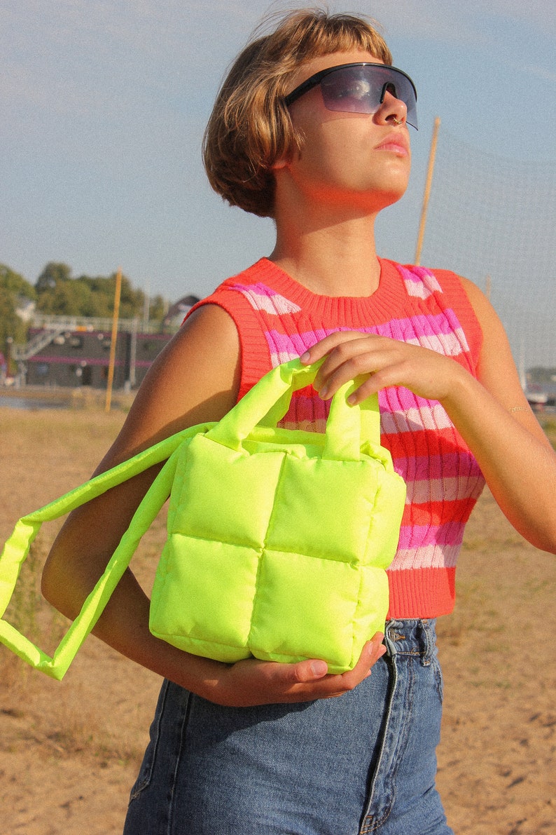 MINI PILLOW PUFFER essential bag in neon yellow, metallica tote bag image 6
