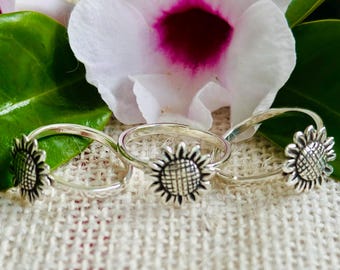 Cute Sunflower ring, silver ring, flower ring, vintage flower ring, hippie flower ring, vintage silver jewelry, handmade flower band.
