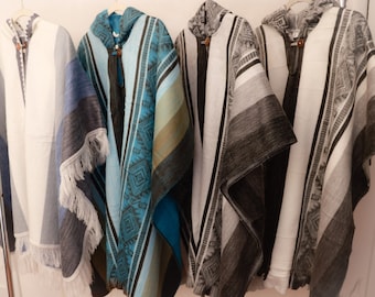 Babyalpackaponcho, handgjord ullponcho, alpackagaban, lätt kappa, tribal designponcho, unisex poncho med huva, alpackasjal.