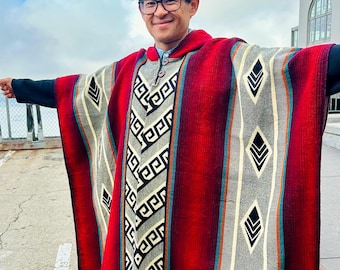 Roter Alpaka Poncho, geometrischer Design Poncho, stylischer Stammes Umhang, Boho Kapuzen Poncho, handgefertigte indianische Kleidung