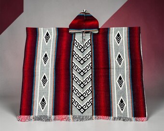 Poncho de alpaca roja, poncho reversible, poncho con diseño geométrico, elegante capa tribal, poncho con capucha estilo boho, ropa nativa americana hecha a mano.
