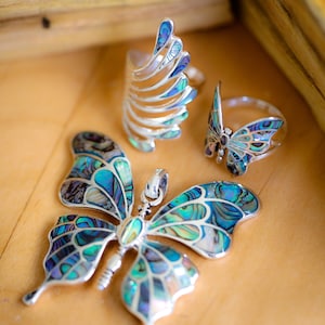 Abalone butterfly ring, silver butterfly ring. Abalone shell butterfly ring. Statement silver ring, 925 Silver jewelry, abalone jewelry Gift