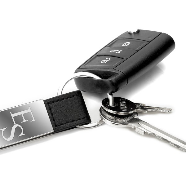 Classy Schlüsselanhänger mit Gravur - Personalisierbar mit Gravur - Personalisierte Anhänger mit Buchstabe & Römischer Datum - Hochglanz