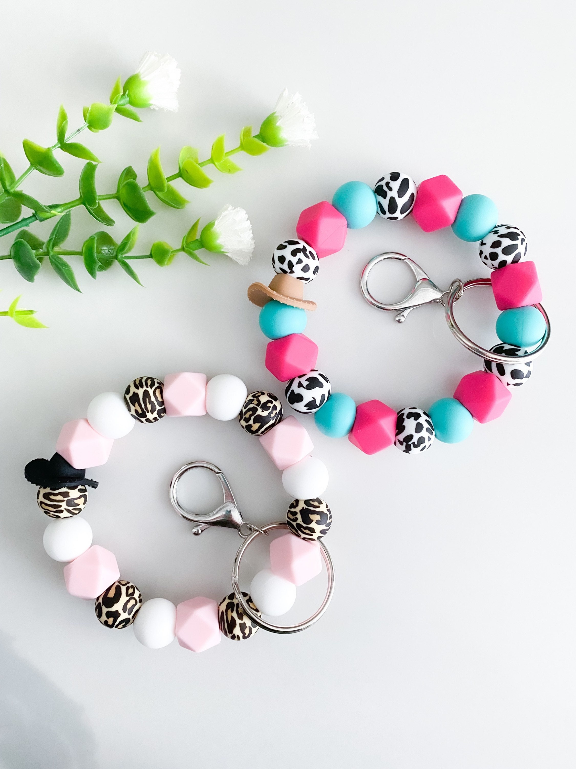 Silicone bead keychain bracelets with 2 light wood disc and