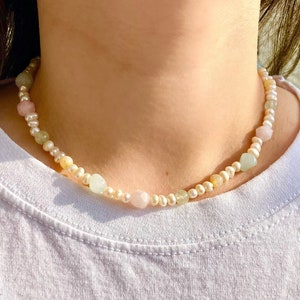 Lovely Pastel Pearl Necklace with Peridot, Citrine, Rose Quarz and Aquamarine