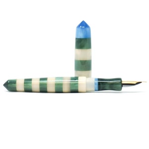 Pluma estilográfica Tuscany Stripe Kingsbury Loft a medida - Punta Bock o JoWo n.° 6, caja de regalo