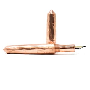 Penna stilografica su misura Spreadbury Custom Loft martellata in rame ("Oro rosa") - Pennino Bock o JoWo n. 6, confezione regalo
