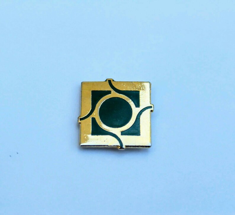 Minimalist pines Enamel pin Doree and green brooch