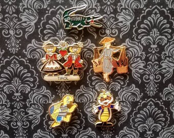 Vintage pin.s. Pin's enamelled character, animals, couple, mascot