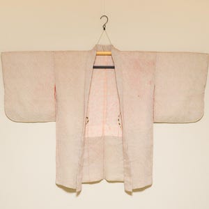 Vintage Japanese Silk Haori Kimono Jacket – Kaido Red Shibori on Pearlescent White