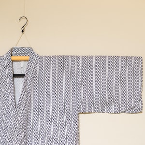 Vintage Japanese Cotton Yukata Kimono Robe – Interlocked Rounded Squares in Ai Blue on White