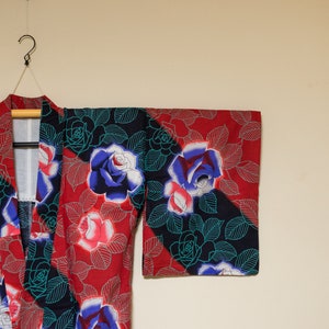 Vintage Japanese Yukata Kimono Robe – Graduated Roses & Outlined Foliage on Zakuro Red and Black
