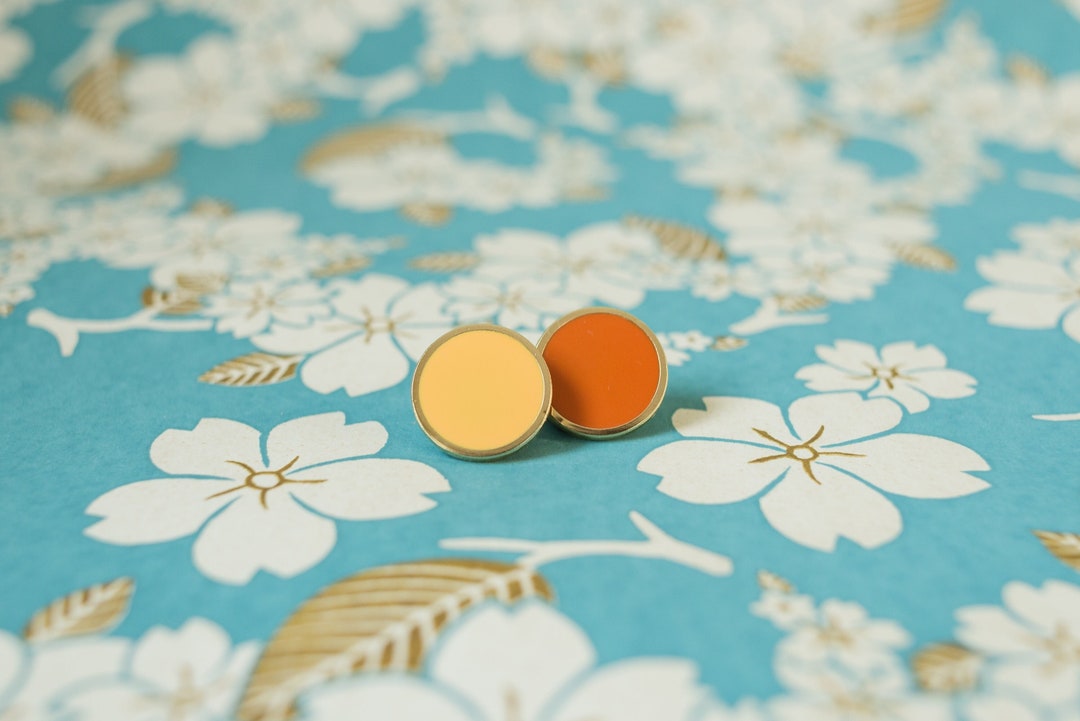 Japanese Colour Round Hard Enamel Lapel Pin Badge — dentoshoku Series ...