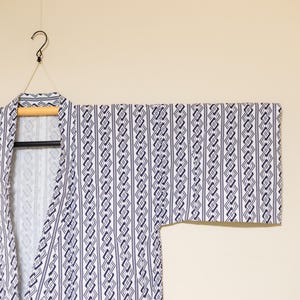 New Vintage Japanese Cotton Yukata Kimono Robe – Geometric Bamboo in Ai Blue on White