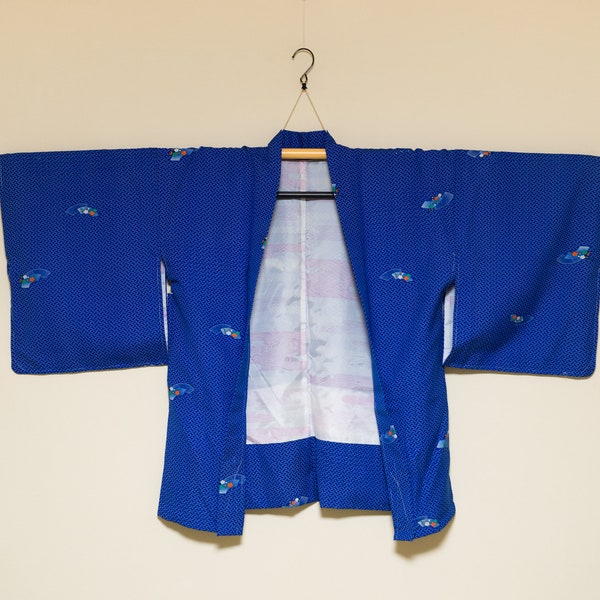 Vintage Japanese Haori Kimono Jacket – White Linked Waves & Fans in White on Gunjo Blue