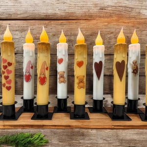 Primitive Valentine&#39; Day Taper Candle & Taper Holder Set - Primitive Vintage 7&quot; Battery Operated LED Flameless Taper Candle with Timer