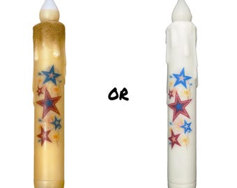 Juego de vela cónica con estrellas rojas, blancas y azules y portavelas - Vela cónica LED sin llama de 18 cm, funciona a batería y con temporizador