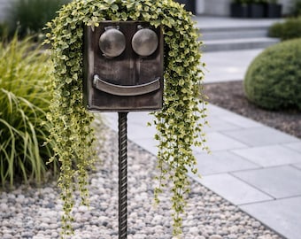 Metal Flower Planter Garden Stake, Rustic Yard Art Decor, Outdoor Planter Sculpture, Front Yard Flower Holder, Unique Garden Gift