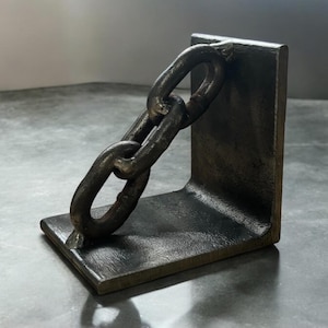 Steampunk Bookend Set Industrial Steel Chain Metal Art, Bookshelf Decor, Readers Gift, Art Heavy Book Holder