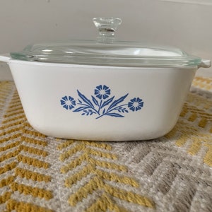 Vintage Corning Ware Blue Cornflower P-1 1/2-B 1 1/2 Quart Casserole Dish with PYREX Lid Made in USA